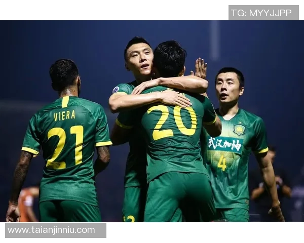 上海排球队强势领跑联赛积分榜以100分稳居第一位置展现强大实力 上海排球队强势领跑联赛积分榜以100分稳居第一位置展现强大实力